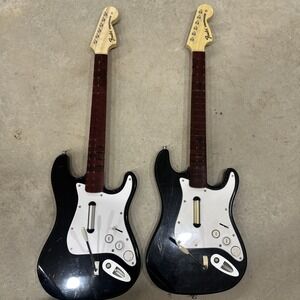 2 Rock Band Black Fender Stratocaster XBOX 360 Wireless Guitar XBGTS2-A Harmonix